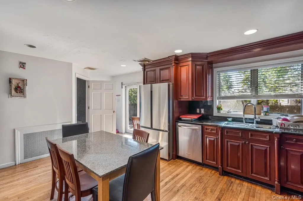 47 Jackson Avenue Mineola NY 11501