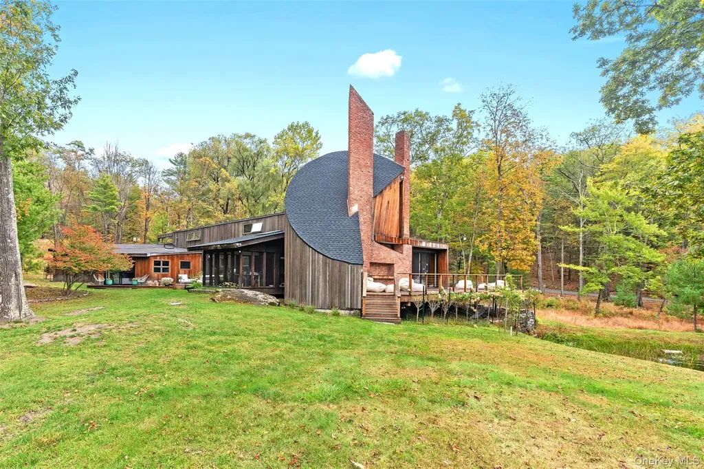289 Upper Byrdcliffe Road Woodstock NY 12498