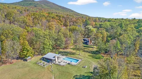 289 Upper Byrdcliffe Road Woodstock NY 12498