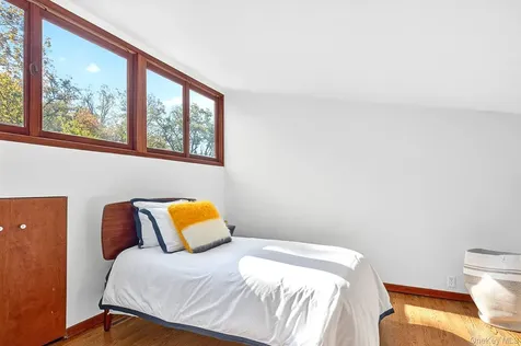 289 Upper Byrdcliffe Road Woodstock NY 12498