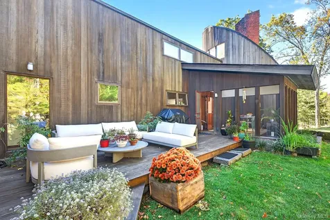 289 Upper Byrdcliffe Road Woodstock NY 12498