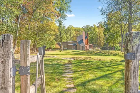 289 Upper Byrdcliffe Road Woodstock NY 12498