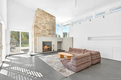 289 Upper Byrdcliffe Road Woodstock NY 12498