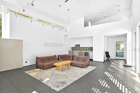 289 Upper Byrdcliffe Road Woodstock NY 12498