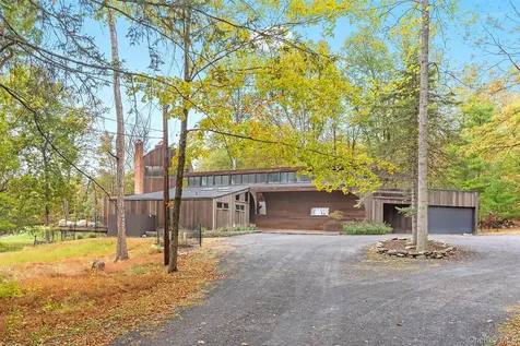 289 Upper Byrdcliffe Road Woodstock NY 12498
