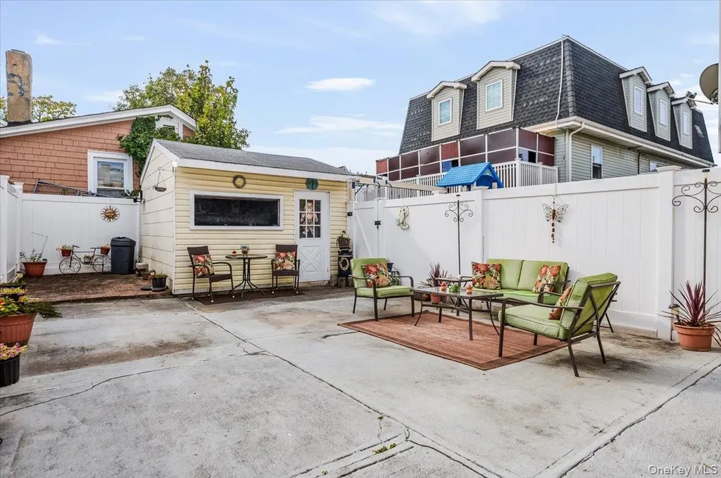 165 Davis Avenue Inwood NY 11096