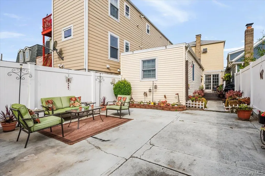 165 Davis Avenue Inwood NY 11096