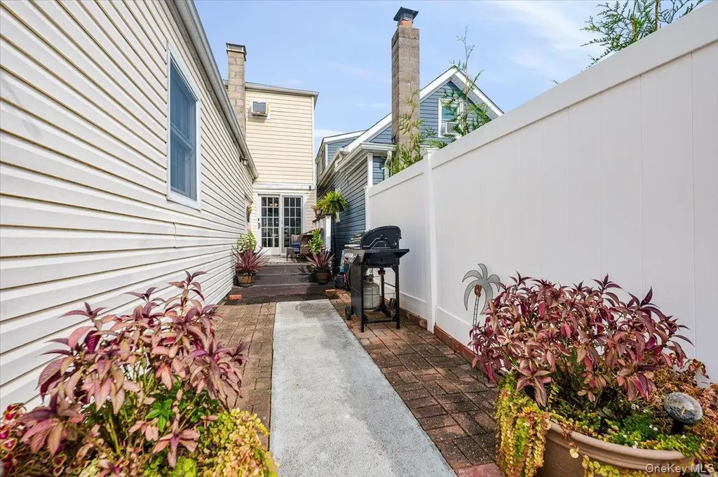 165 Davis Avenue Inwood NY 11096