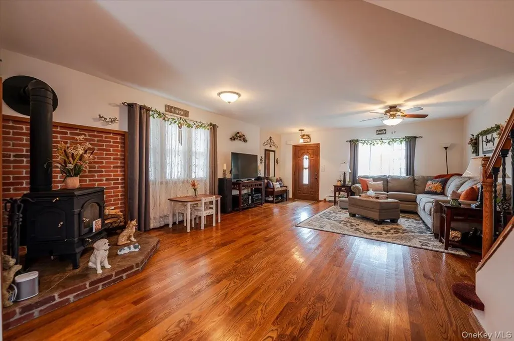 165 Davis Avenue Inwood NY 11096