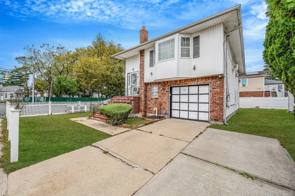 3 Tompkins Place Hempstead NY 11550