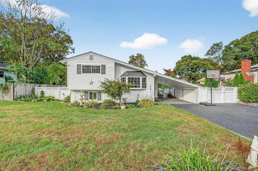149 Tudor Road Centereach NY 11720