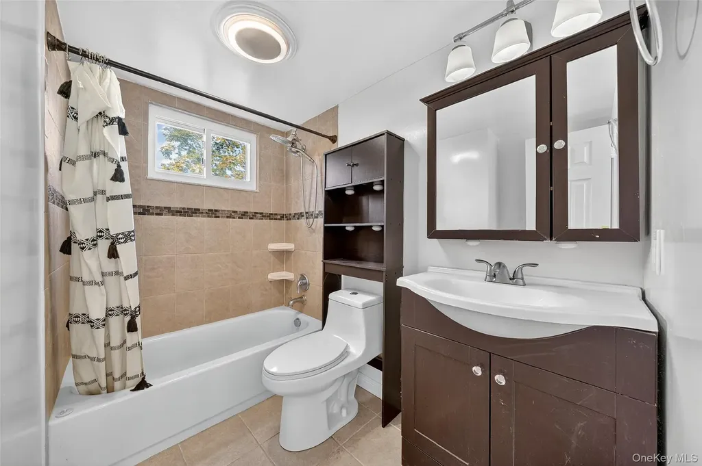 149 Tudor Road Centereach NY 11720