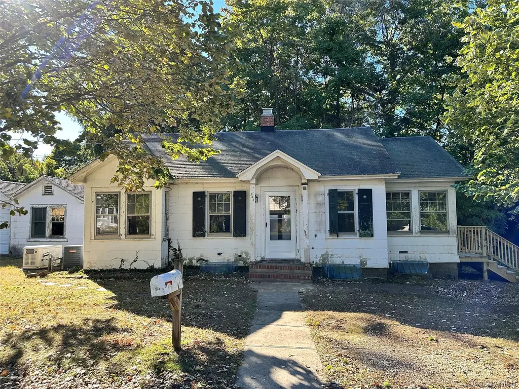 344 Coolidge Drive Centerport NY 11721