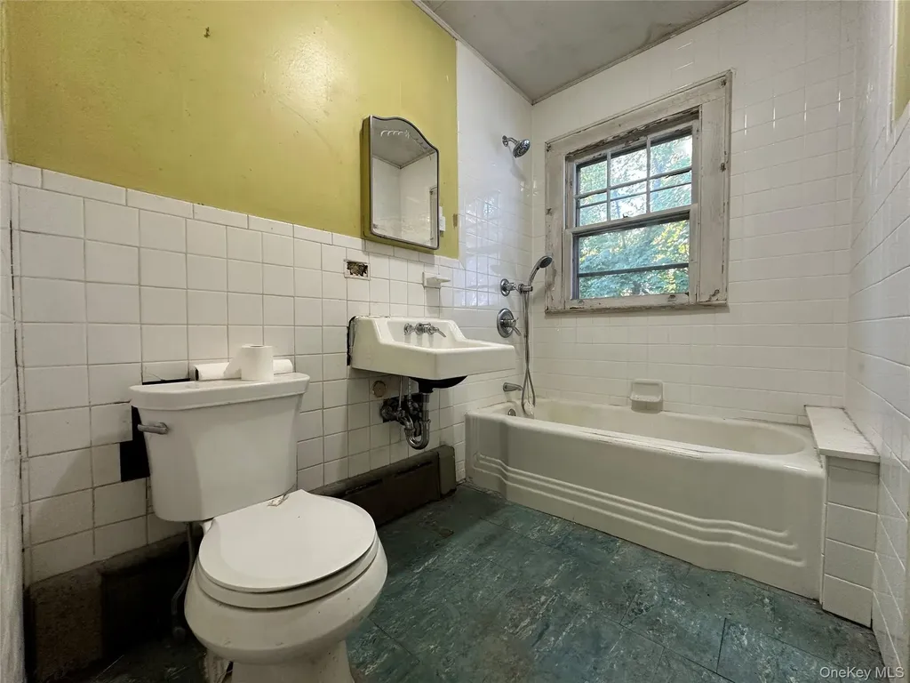 344 Coolidge Drive Centerport NY 11721