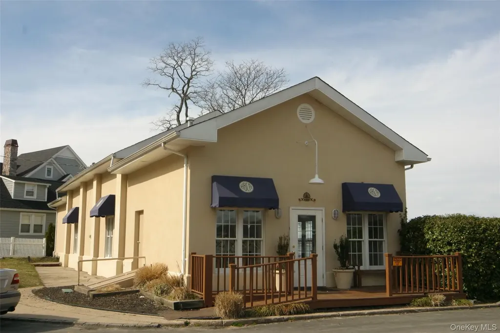 344 Coolidge Drive Centerport NY 11721
