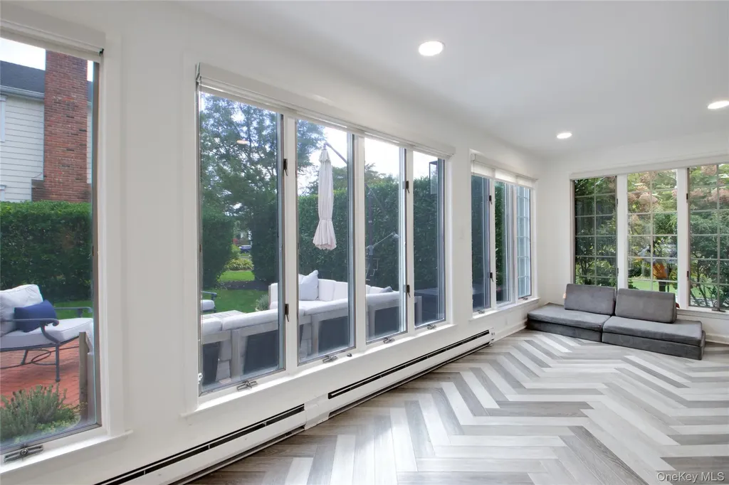 60 Thayer Road Manhasset NY 11030