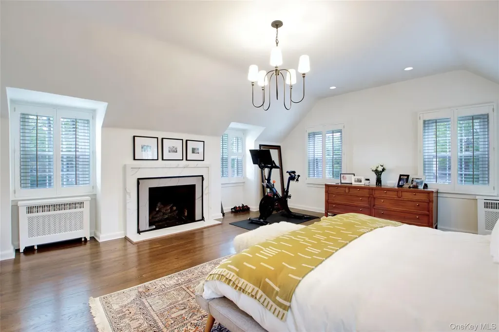 60 Thayer Road Manhasset NY 11030