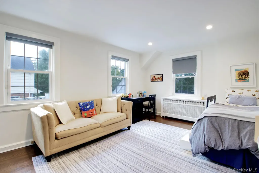 60 Thayer Road Manhasset NY 11030