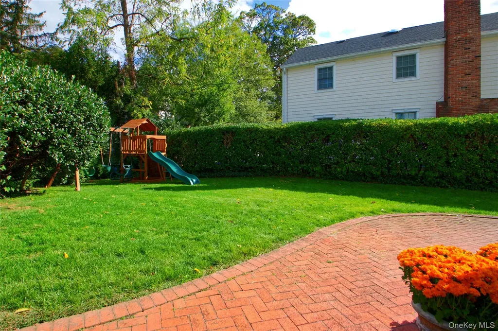 60 Thayer Road Manhasset NY 11030