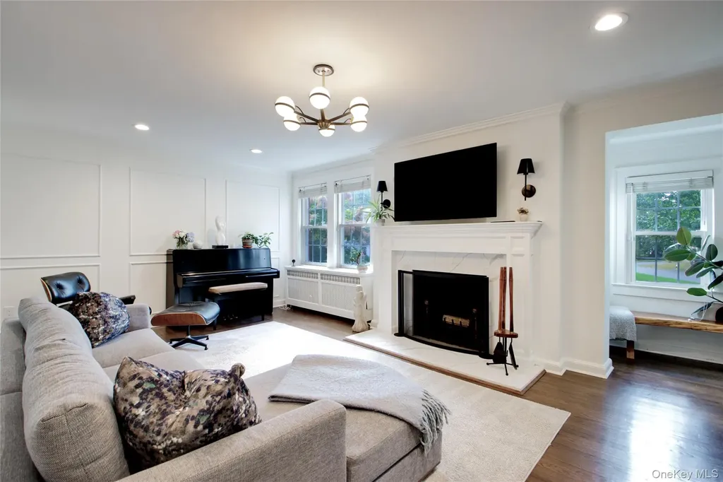 60 Thayer Road Manhasset NY 11030