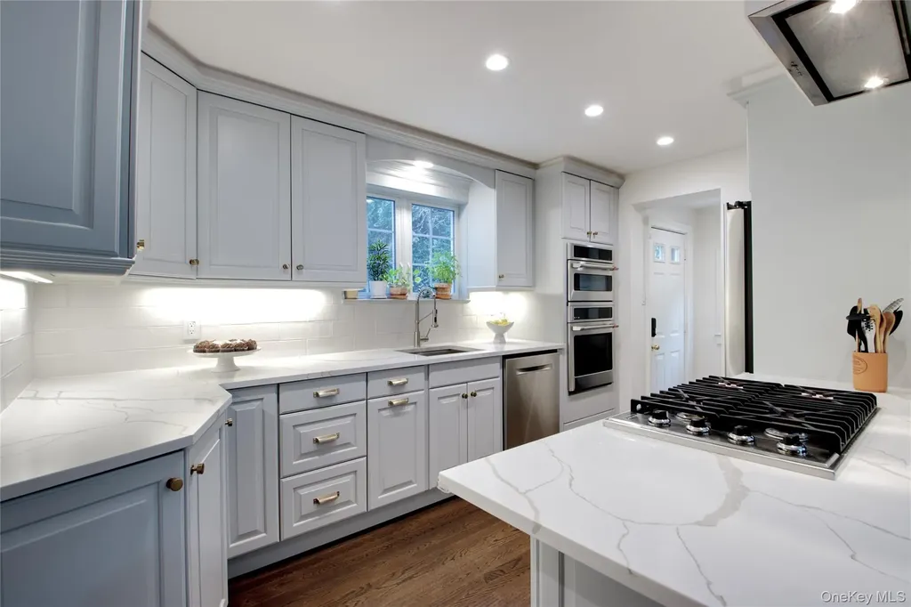 60 Thayer Road Manhasset NY 11030