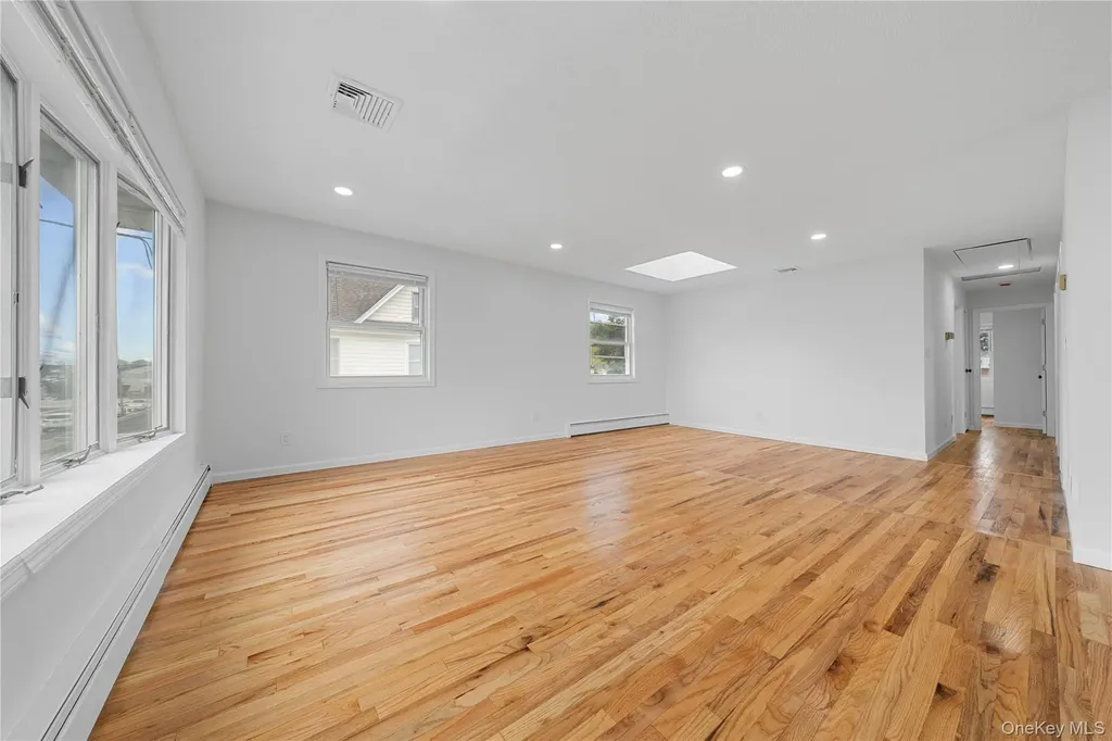 16 Johnson Place Freeport NY 11520