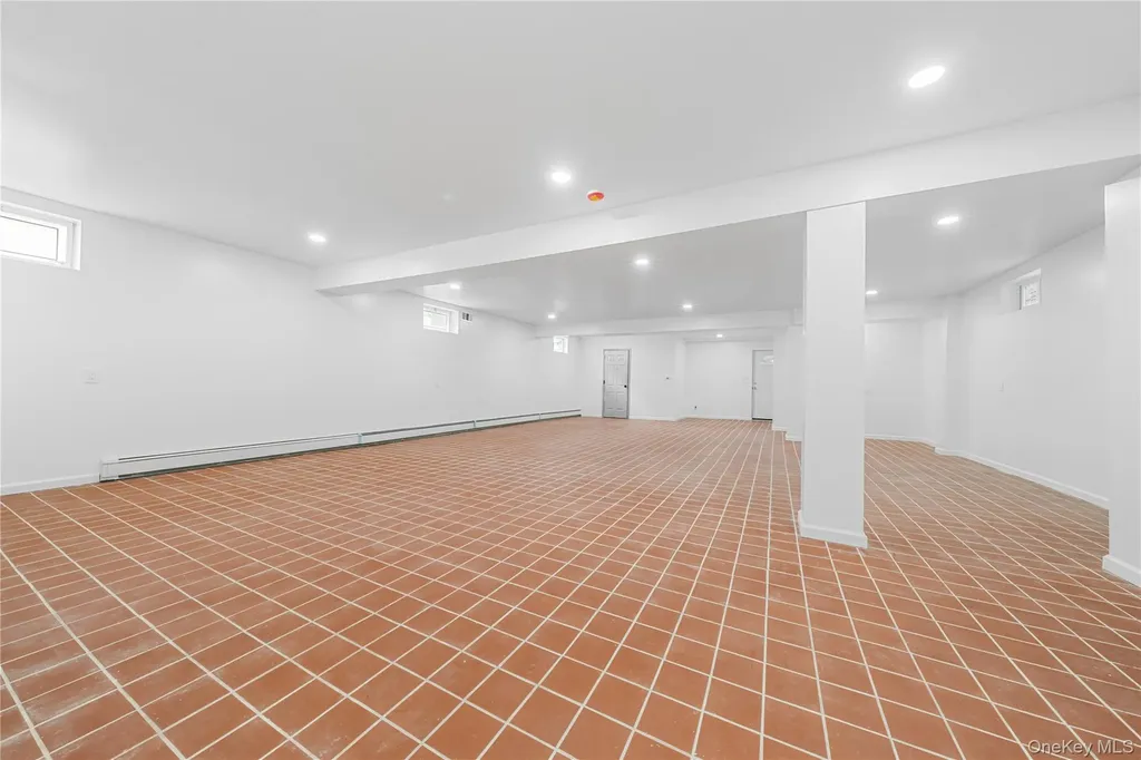 16 Johnson Place Freeport NY 11520