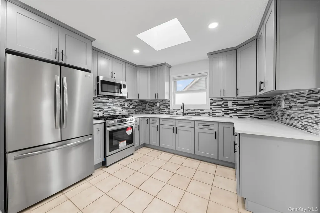 16 Johnson Place Freeport NY 11520