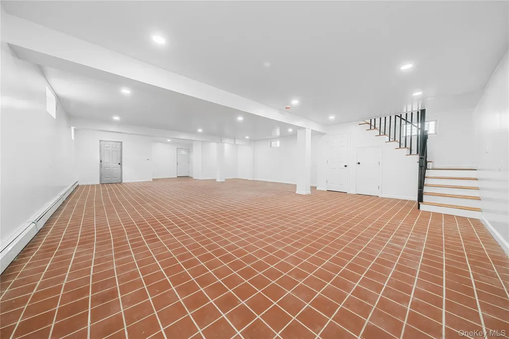 16 Johnson Place Freeport NY 11520