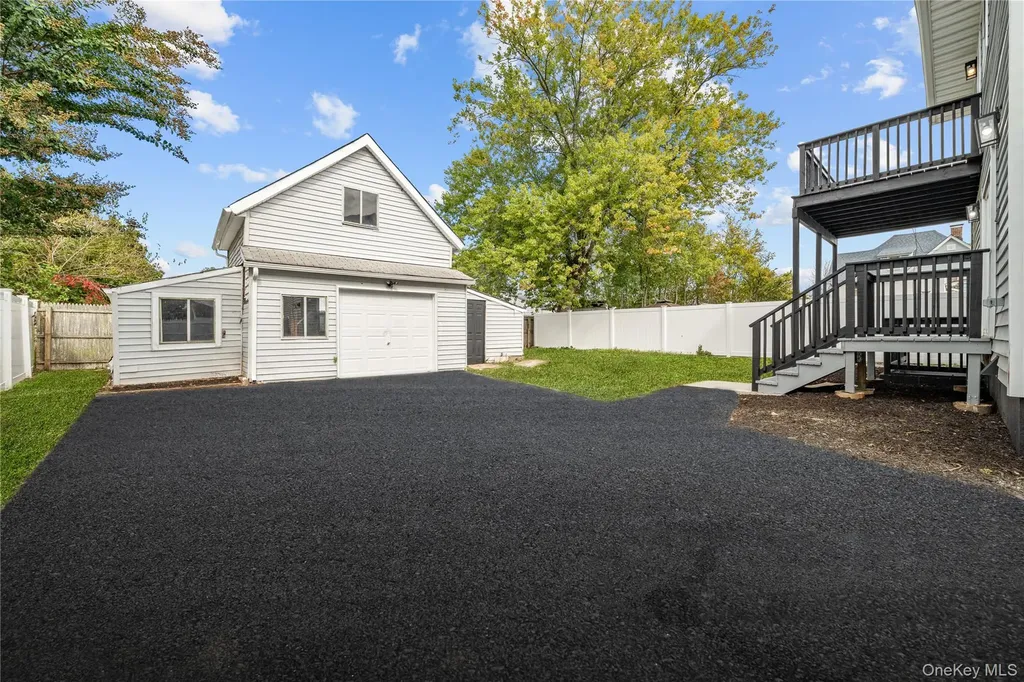 16 Johnson Place Freeport NY 11520