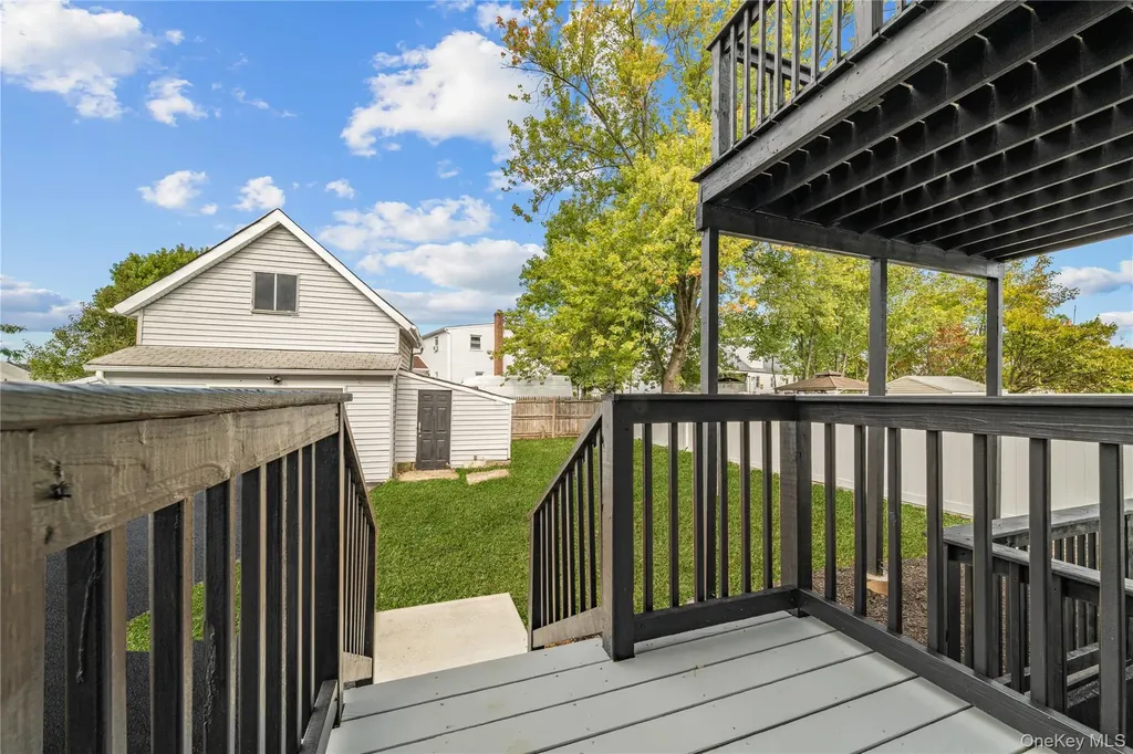 16 Johnson Place Freeport NY 11520