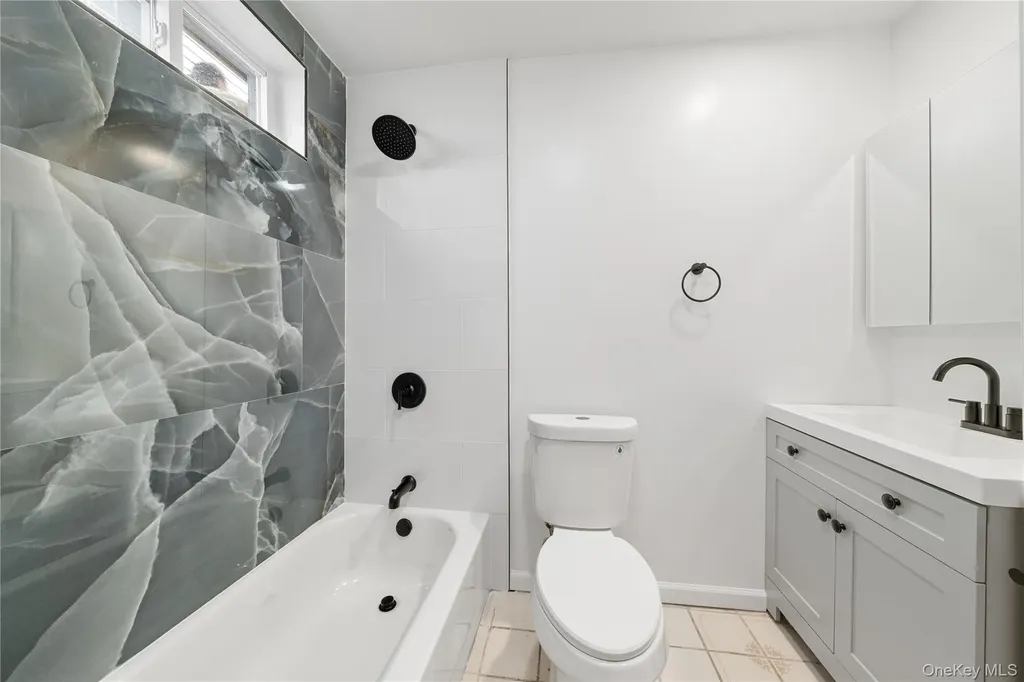 16 Johnson Place Freeport NY 11520