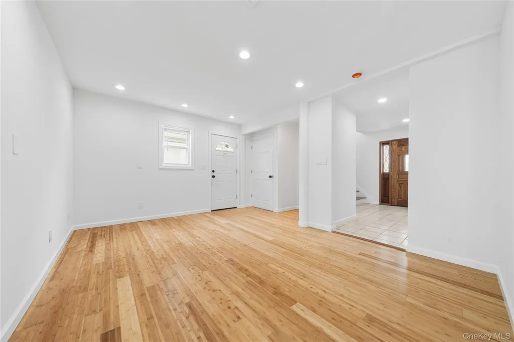 16 Johnson Place Freeport NY 11520