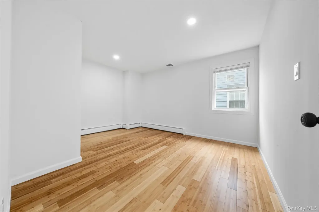 16 Johnson Place Freeport NY 11520