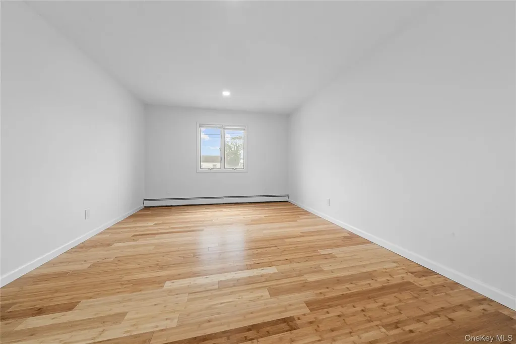 16 Johnson Place Freeport NY 11520