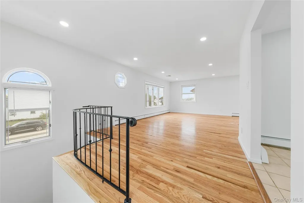 16 Johnson Place Freeport NY 11520