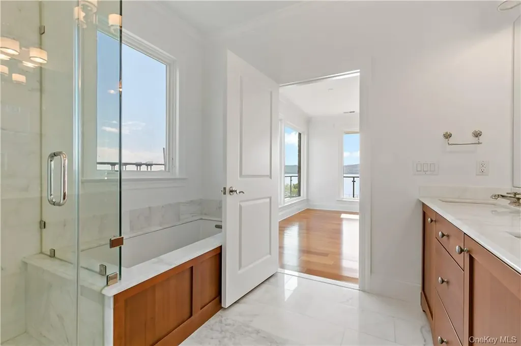 16 Rivers Edge Drive Tarrytown NY 10591