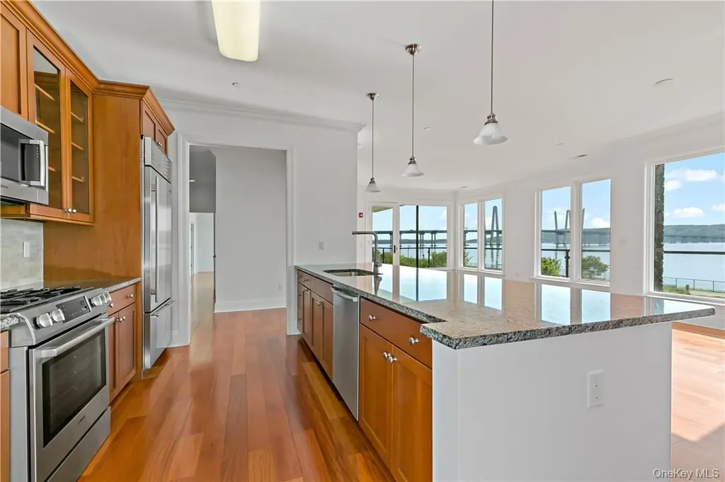 16 Rivers Edge Drive Tarrytown NY 10591