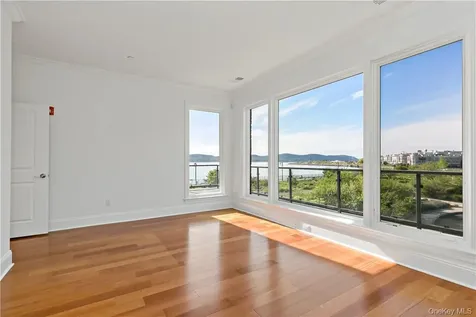 16 Rivers Edge Drive Tarrytown NY 10591
