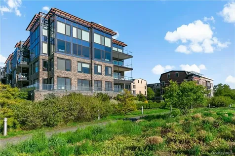 16 Rivers Edge Drive Tarrytown NY 10591