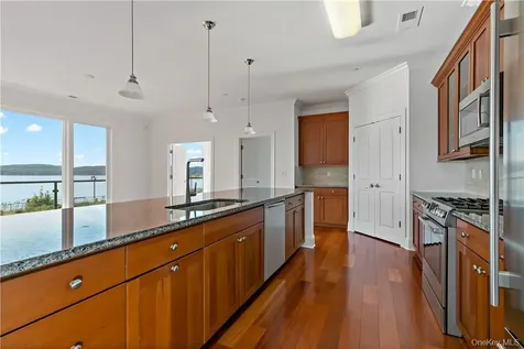 16 Rivers Edge Drive Tarrytown NY 10591