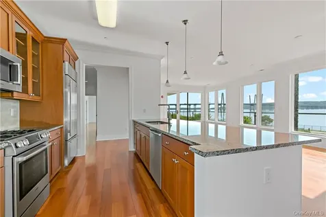 16 Rivers Edge Drive Tarrytown NY 10591