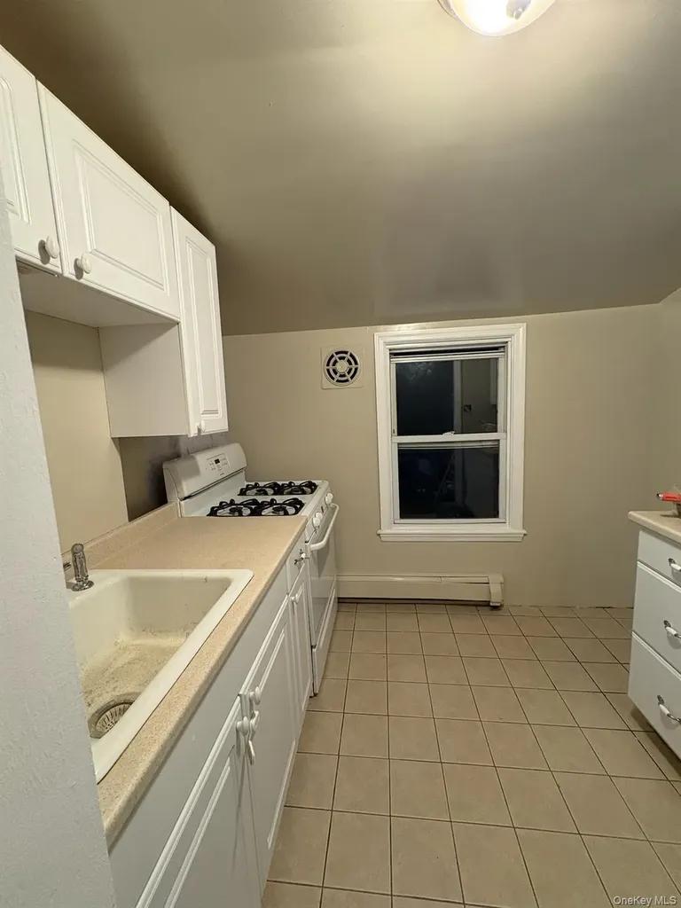 47 G Street Valley Stream NY 11580