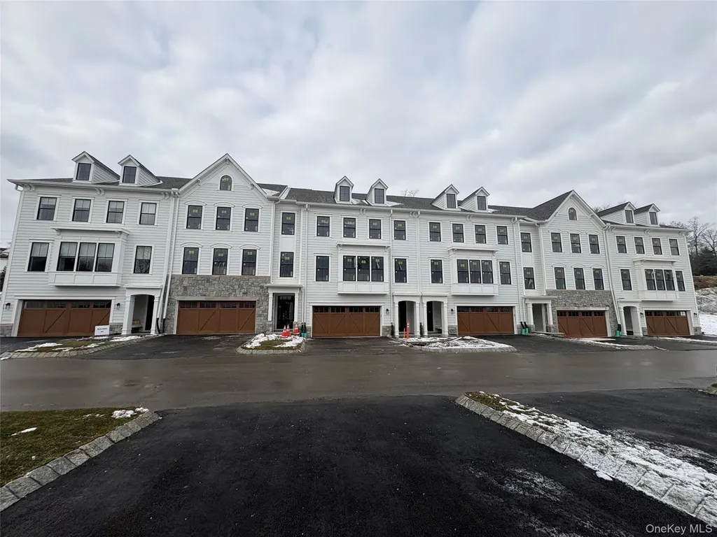 1801 Soundview Court Yorktown Heights NY 10598