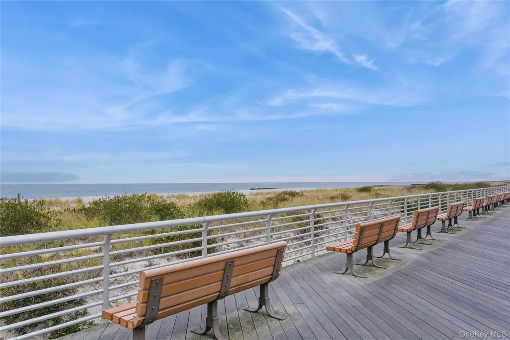 560 W Broadway Long Beach NY 11561