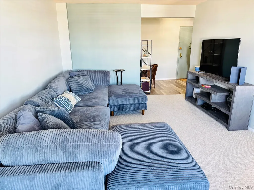 560 W Broadway Long Beach NY 11561
