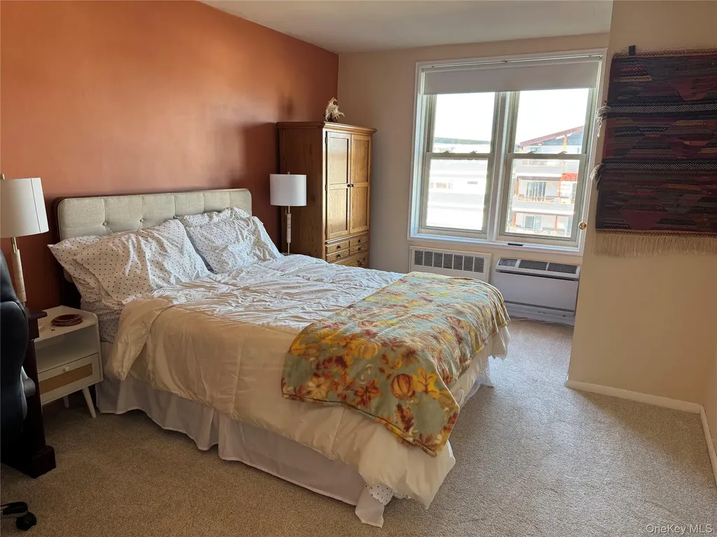 560 W Broadway Long Beach NY 11561