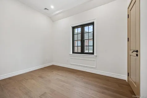 3526 221 Street Bayside NY 11361