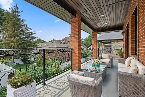 3526 221 Street Bayside NY 11361