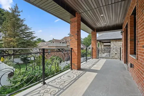 3526 221 Street Bayside NY 11361